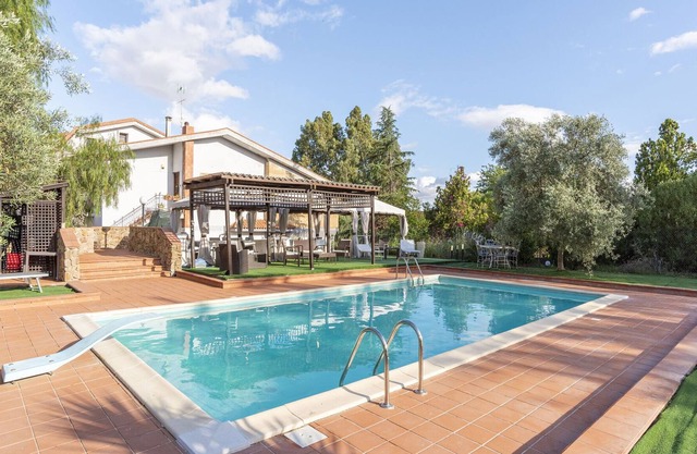 Maison de vacances séduisante à Assoro avec piscine privée