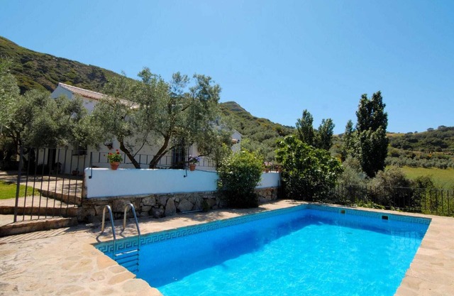Gîte confortable à Los Nogales avec piscine privée