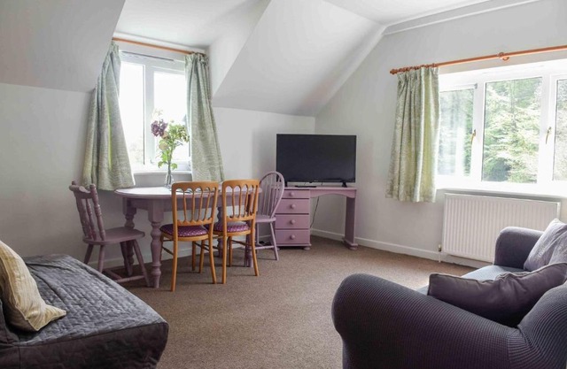 Bench Tor Apartment