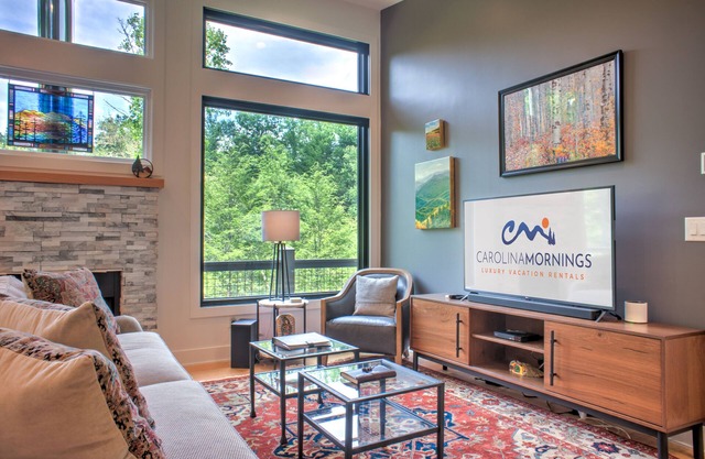 Bent Creek Retreat by Carolina Mornings | Board Games & Fireplace +Biltmore Pass