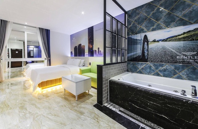 Bentley Business Hotel