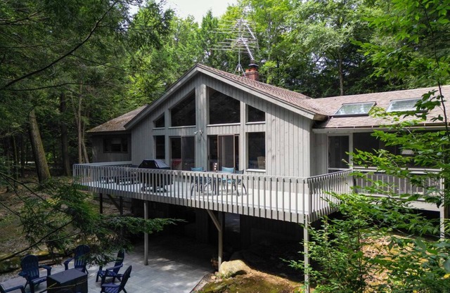 Berkshire Holiday Home with A+ Amenities