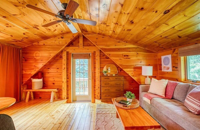Berkshires Log Cabin, Peace and Tranquility Awaits