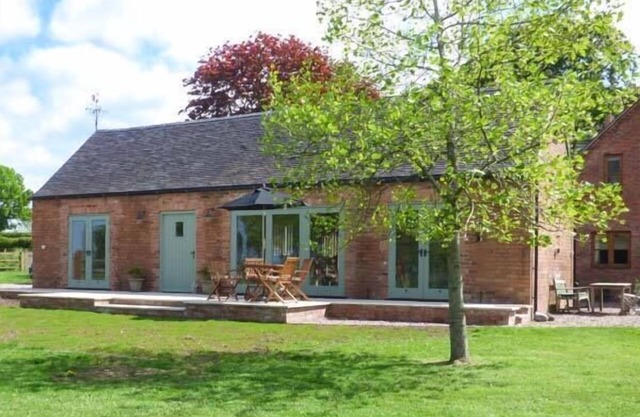 Berringtons Barn, HINSTOCK