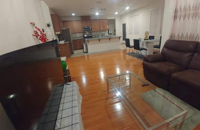 BEST 4 BEDROOMS 3 BATHS IN CHINO NEAR DISNEY