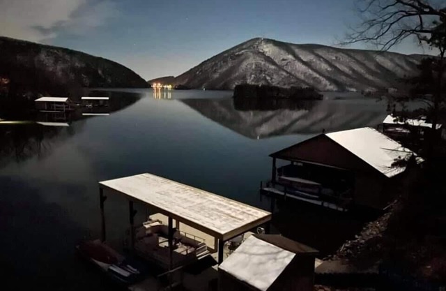 Meilleure vue sur le barrage au lac Smith Mountain !!!