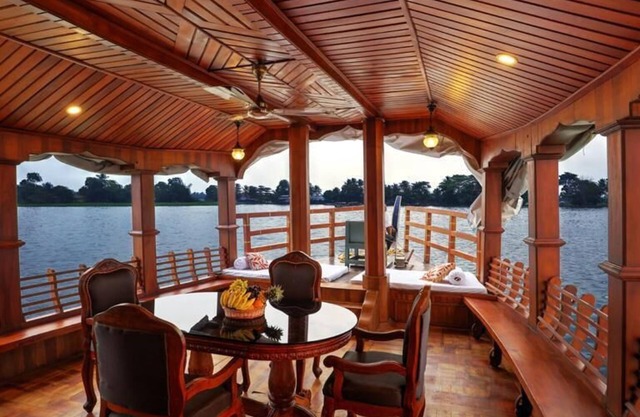 Best Kerala Houseboat