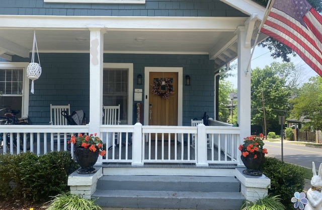 MEILLEUR EMPLACEMENT À CHARLOTTE !! 3 Bed / 2 Bath Dilworth House (Animaux acceptés w / Fence)