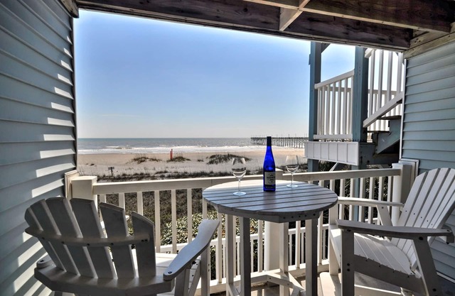 Oceanfront Condo with Bedroom Whirlpool