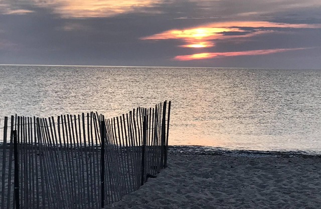 BEST LOCATION * Walk to Town/Beaches * Fun and Relaxing