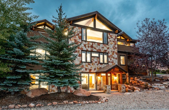Maison luxueuse de 7 chambres près du ski à Bear Hollow par All Seasons Resort Lodging