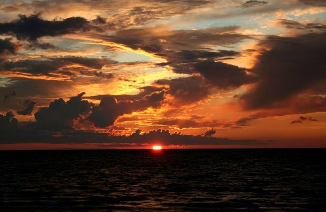 Meilleur coucher de soleil-Belle, spacieuse, Accueil Beachfront sur le lac Michigan, Mackinaw City