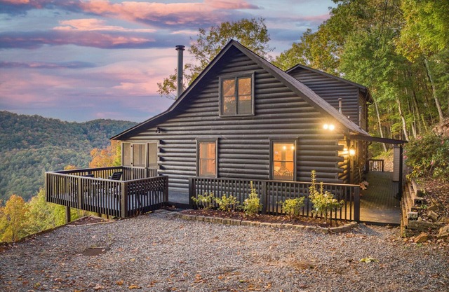 Best Sunset Views in Blue Ridge w/ Paved Roads and Brand NEW Deck Addition!
