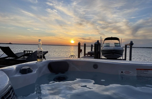 Best sunsets at the Jersey Shore! Sleeps 10
