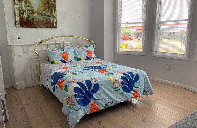Best value ironbound / newark mins 2 NYC, EWR