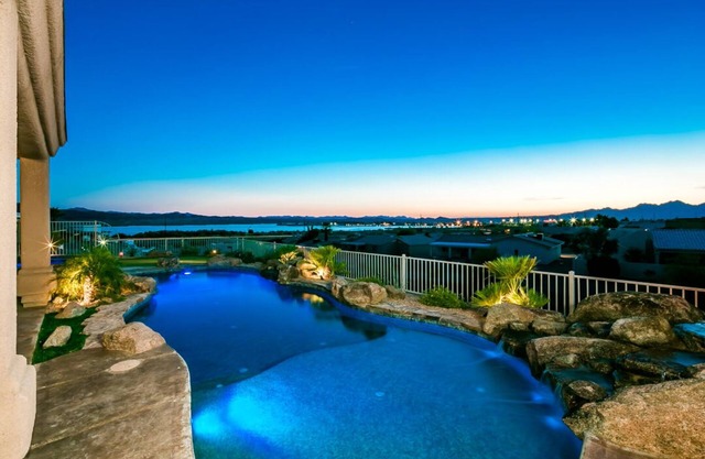 Best View dans Havasu! Maison de luxe avec piscine / spa / Putting Green