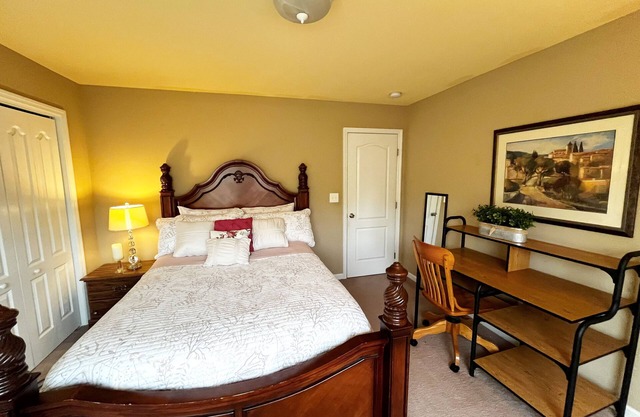 Best VRBO in Huntsville, Alabama! Private room & bath in beautiful spacious home