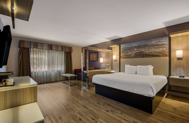 Best Western Diamond Bar Hotel & Suites