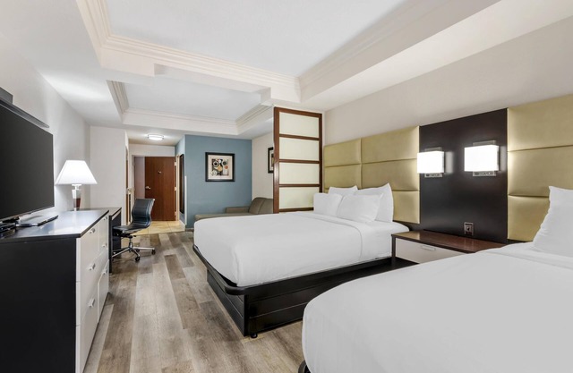Best Western Plus JFK Inn & Suites