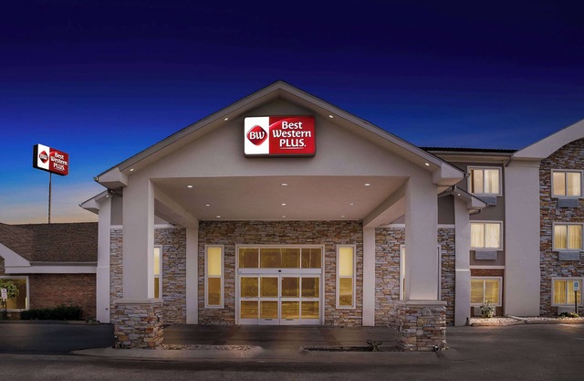 Best Western Plus Flint Airport Inn & Suites