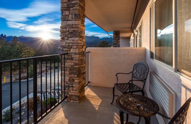 Best Western Plus Silver Saddle Inn
