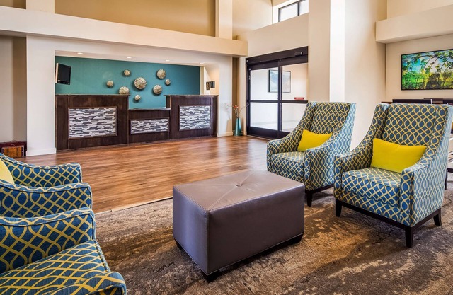 Best Western Plus Yadkin Valley Inn & Suites