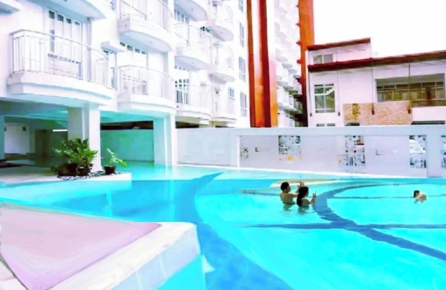 D-J ♣ 1BR ❤️ PinayLove ★ Piscine gratuite, Parking, Netflix, Wifi