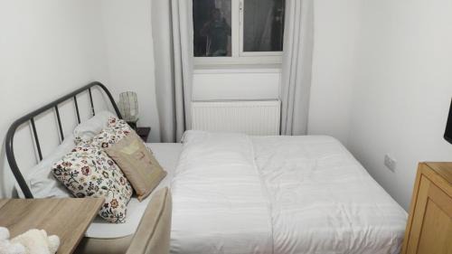 Bet El Modern Cozy & Comfy room 5