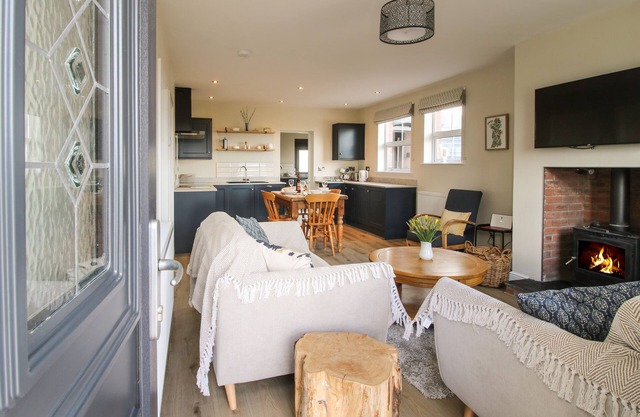 BETHANIA, family friendly, with open fire in Llanrhaeadr-Ym-Mochnant