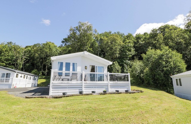 BETHANY'S RETREAT, pet friendly, with a garden in Wemyss Bay