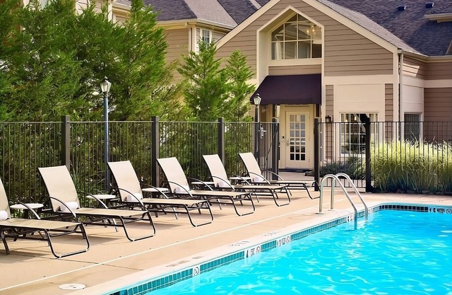 Better Choice for your Vacation! Pet-Friendly, w/ Pool, Near Grover Park