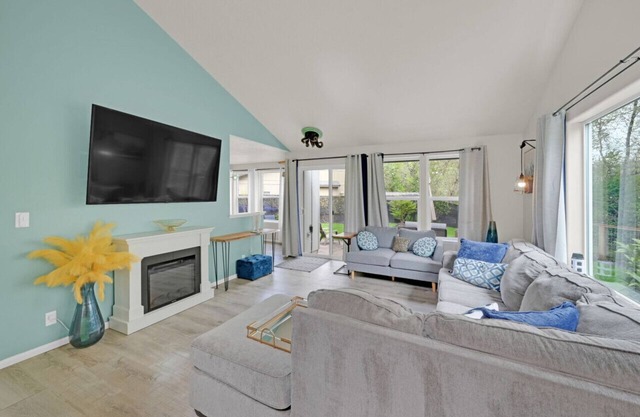 Better than a hotel, dog friendly, custom finishes