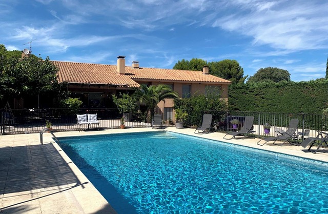 Entre Alpilles et Luberon - Grande maison familiale 10 pers - piscine