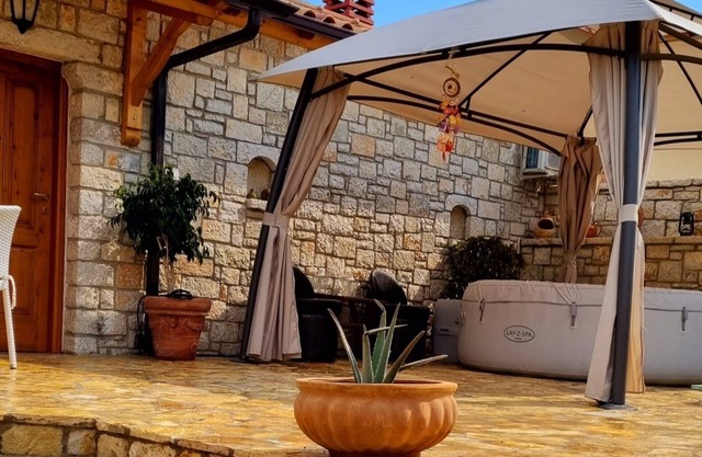 Beutiful House in Upper Qeparo, Coast of Albania