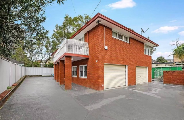 Bexley near Train/Shopping/Airport with Pool 11ppl Ground floor