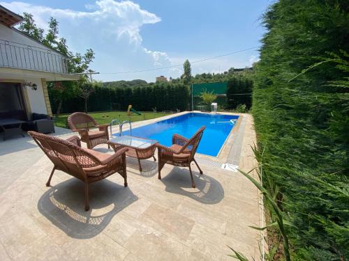 Beykozda müstakil havuzlu tatil evi