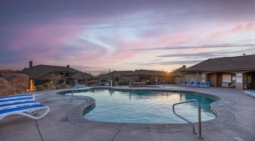 Beyond the Green at Coral Ridge Resort