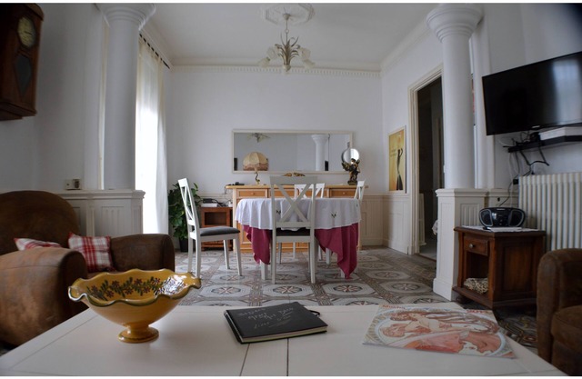 Béziers coeur de ville appartement de caractère 2 chambres style Art Déco