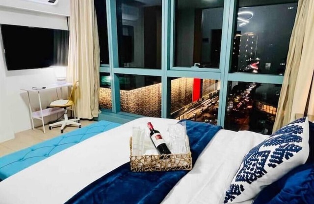 Modern Contemporary Luxury Condo Uptown BGC Pool