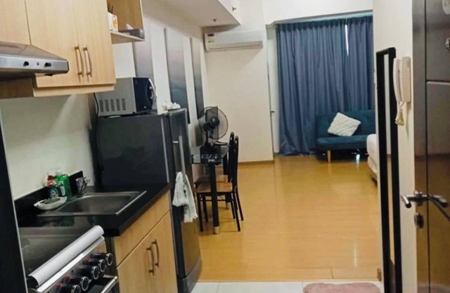 BGC- Modern apartment with AC, WiFi, fitness room and swimming pool