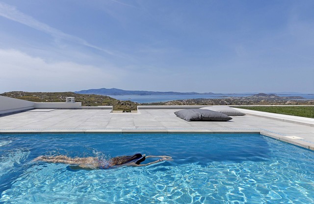 BH226 - C - Suite Naxos