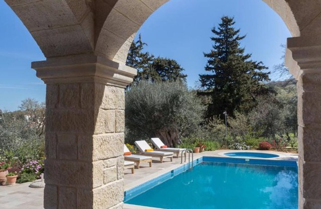 BH330 - B - Villa Rethymno