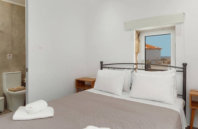 BH434 - B25 - Home Chania