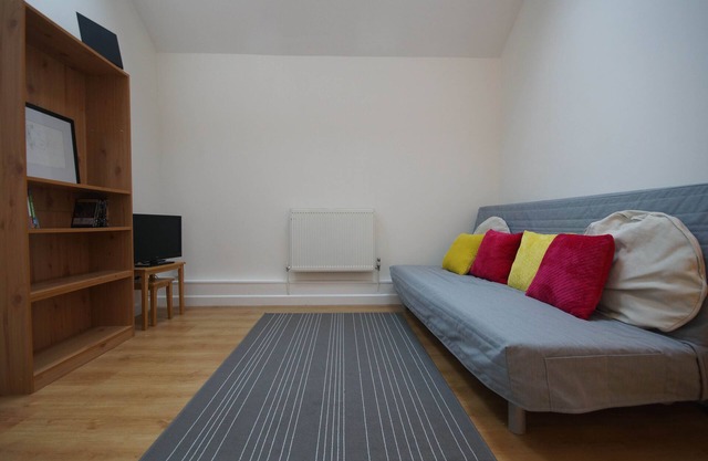 Grand appartement lumineux pour 4-6 personnes avec de bonnes liaisons autour de la ville