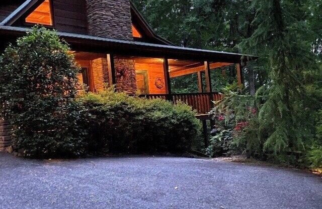 Big Buck Cabin - Près de Brasstown Valley Resort