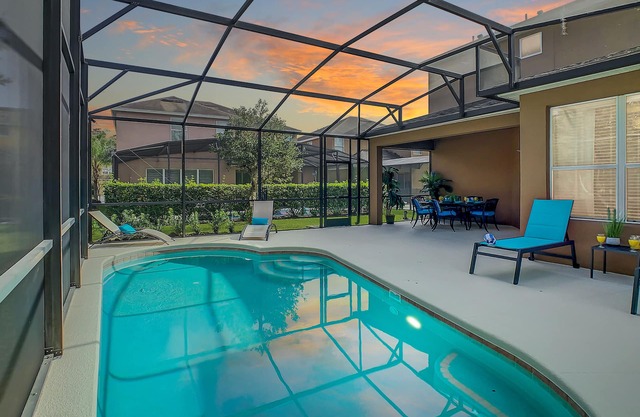 ***Big Disney Family Home!*** Sleeps 12! Private Pool, Spa and Game Room!