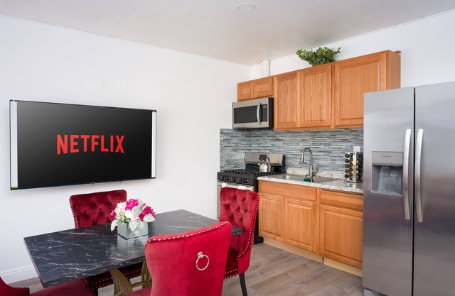 Big gated yard, Work/play room, King bed