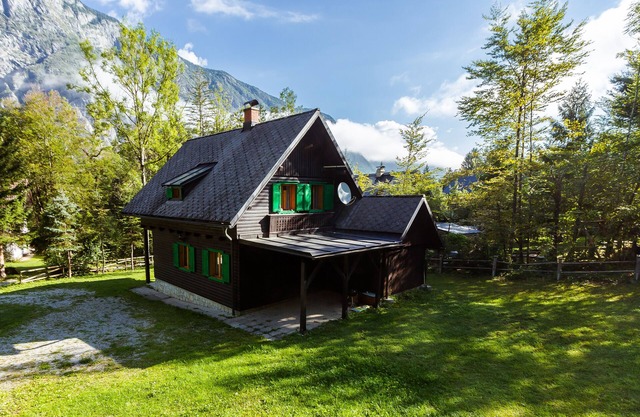 Big holiday home Pri Metki on secluded location near Bohinj Lake