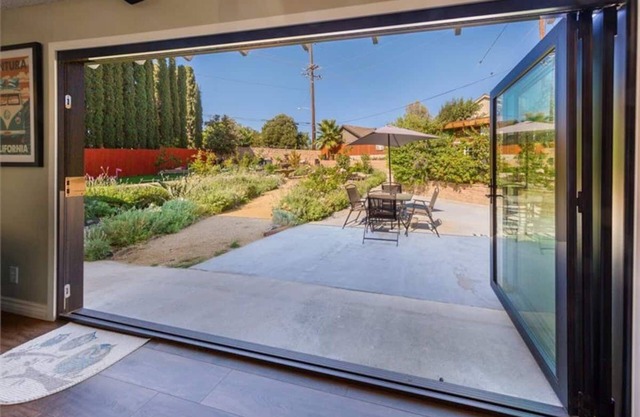Big Home with Mini Golf Course Ideal for Long Stay