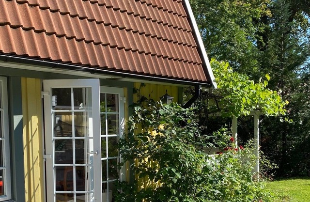 Grande maison avec piscine, 5 min à pied du lac et 10 à la mer - à proximité de la nature et de la ville